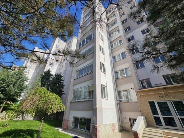 ELVANKENT OĞUZLAR MAHALLESİNDE SİTE İÇERİSİNDE BOŞ UYGUN FİYATLI DAİRE