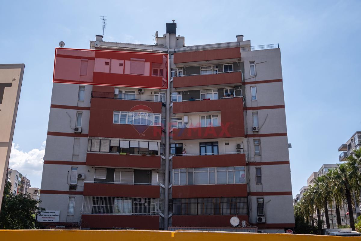 ALSANCAK ŞAİR EŞREF'DE YOLA CEPHELİ 2+1 SATILIK LÜKS DAİRE