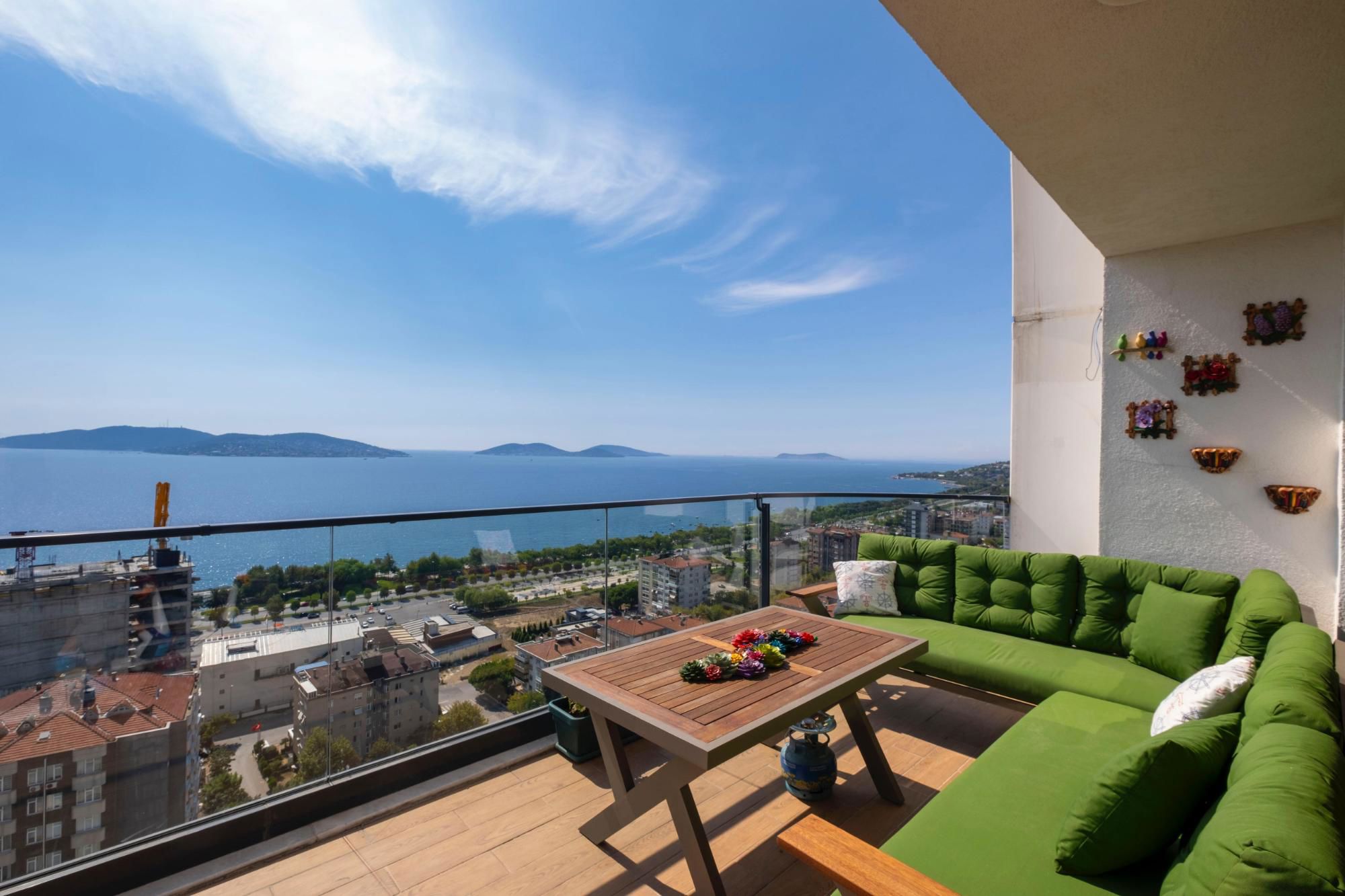KARTAL LE MARIN'DE İKİ DAİRE BİRLEŞMİŞ DENİZ MANZARALI SATILIK LÜKS DAİRE