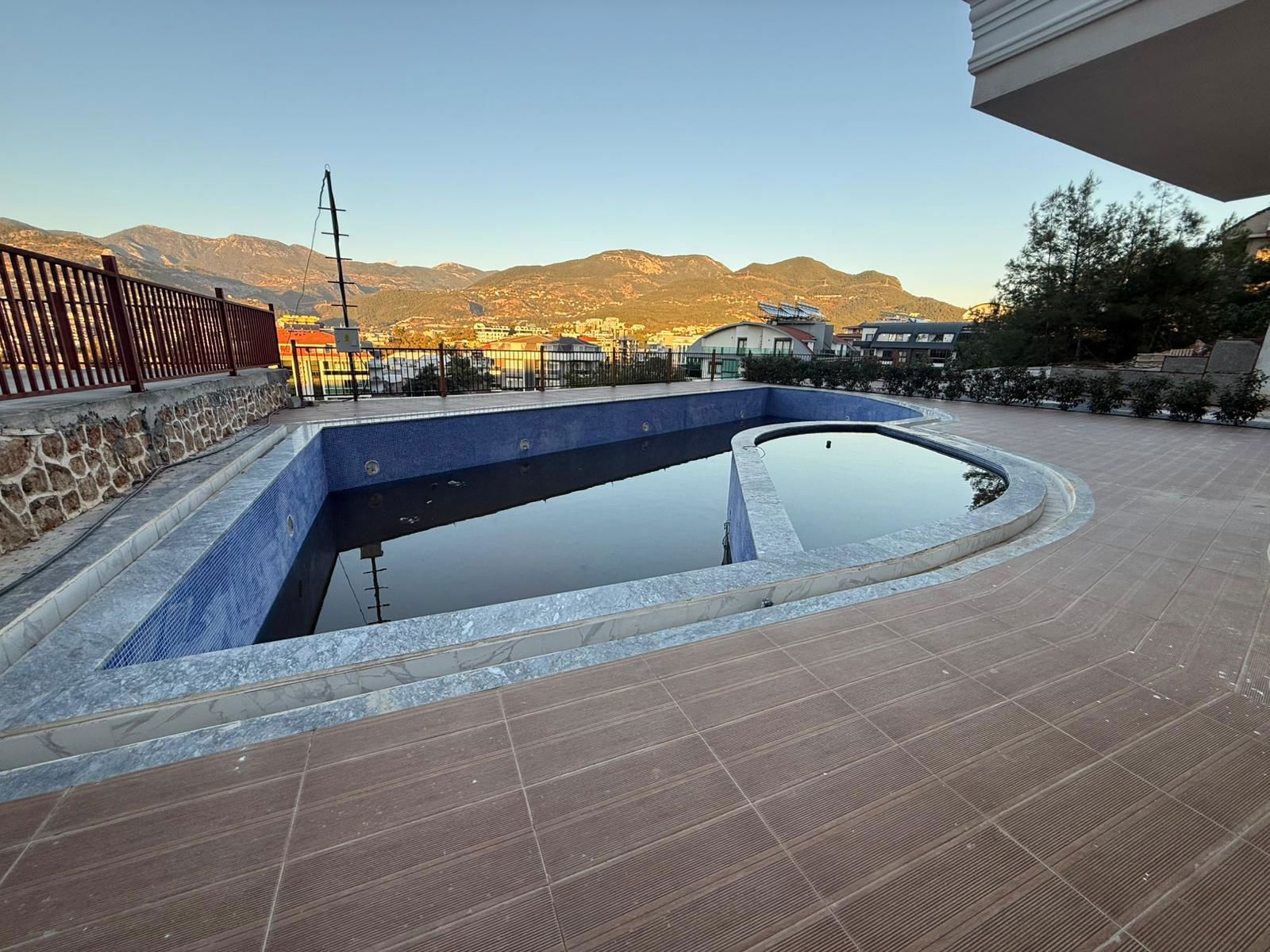 ALANYA OBA'DA SATLIK 1+1 YENI DAIRE