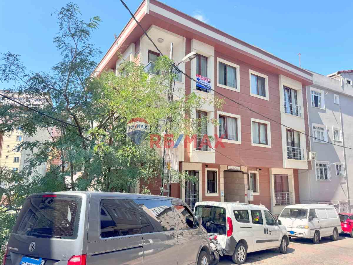 KAĞITHANE ORTABAYIRDA HERYERE YAKIN MERKEZİ KONUMDA SATILIKL DUBLEX DAİRE