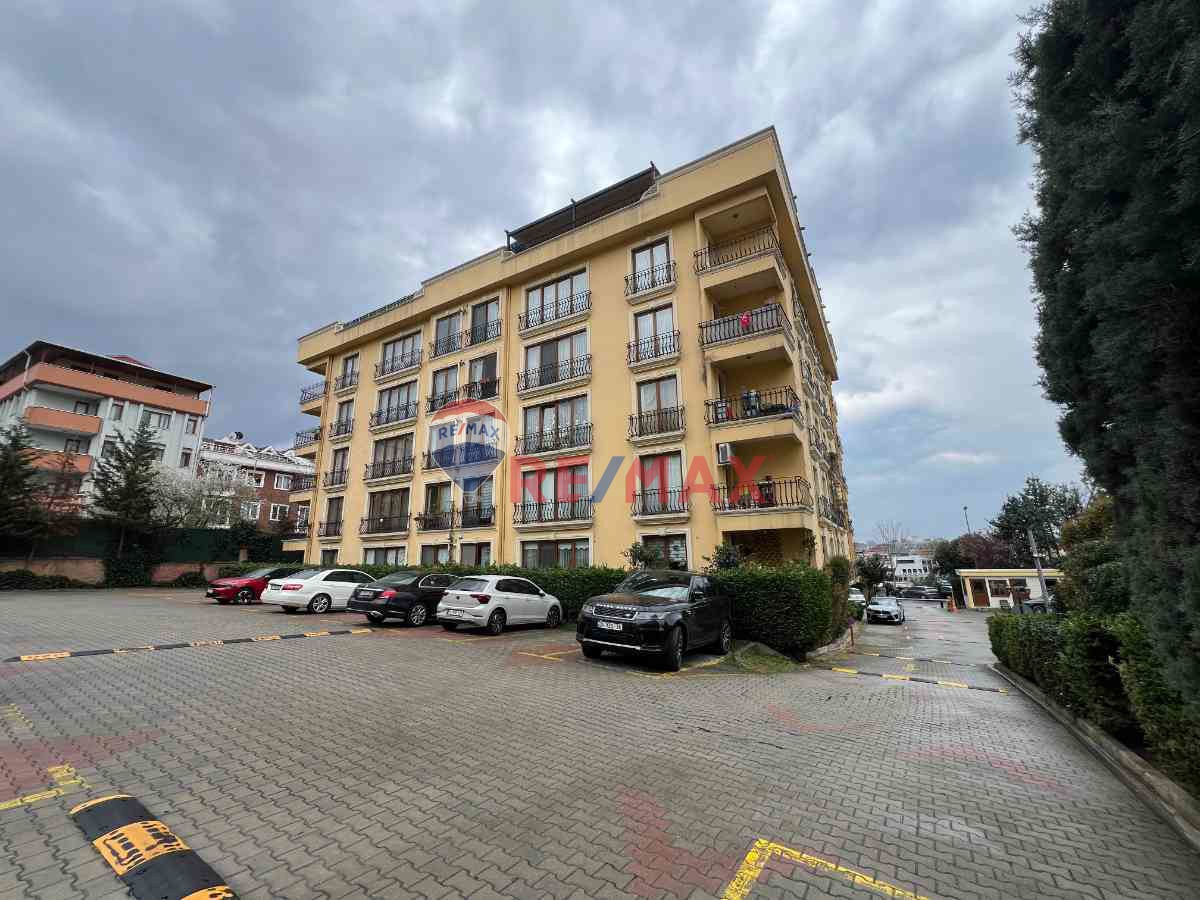 ÇAMLICA SARI KONAKLAR SİTESİNDE GENİŞ ARA KAT 3 +1 SATILIK DAİRE