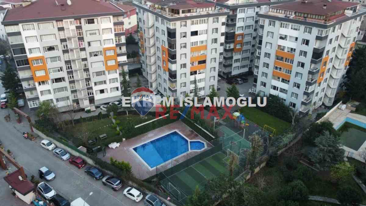 ÜMRANİYE AŞAĞI DUDULLU SATILIK 4+2 MİMAR DİZAYNLI TERASLI DAİRE