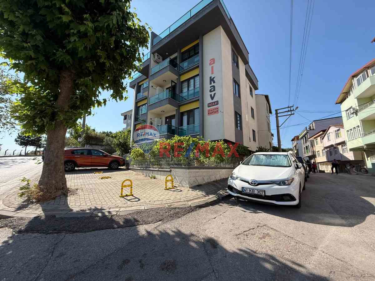 REMAX DREAMDEN KURUÇEŞMEDE 3+1 ÇATI DUBLEKS!