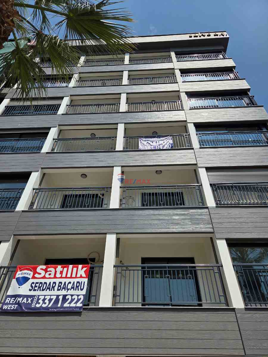 İZMİR BOSTANLI'DA DENİZ MANZARALI SIFIR BİNADA 4+1 SATILIK DAİRE