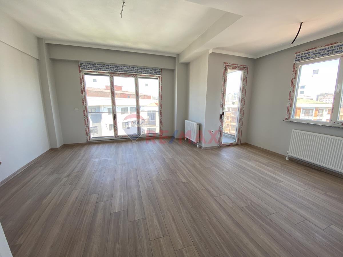 REMAX PLANET'TEN GÖZTEPE'DE PARKA YAKIN 5+2 DUBLEKS SATILIK