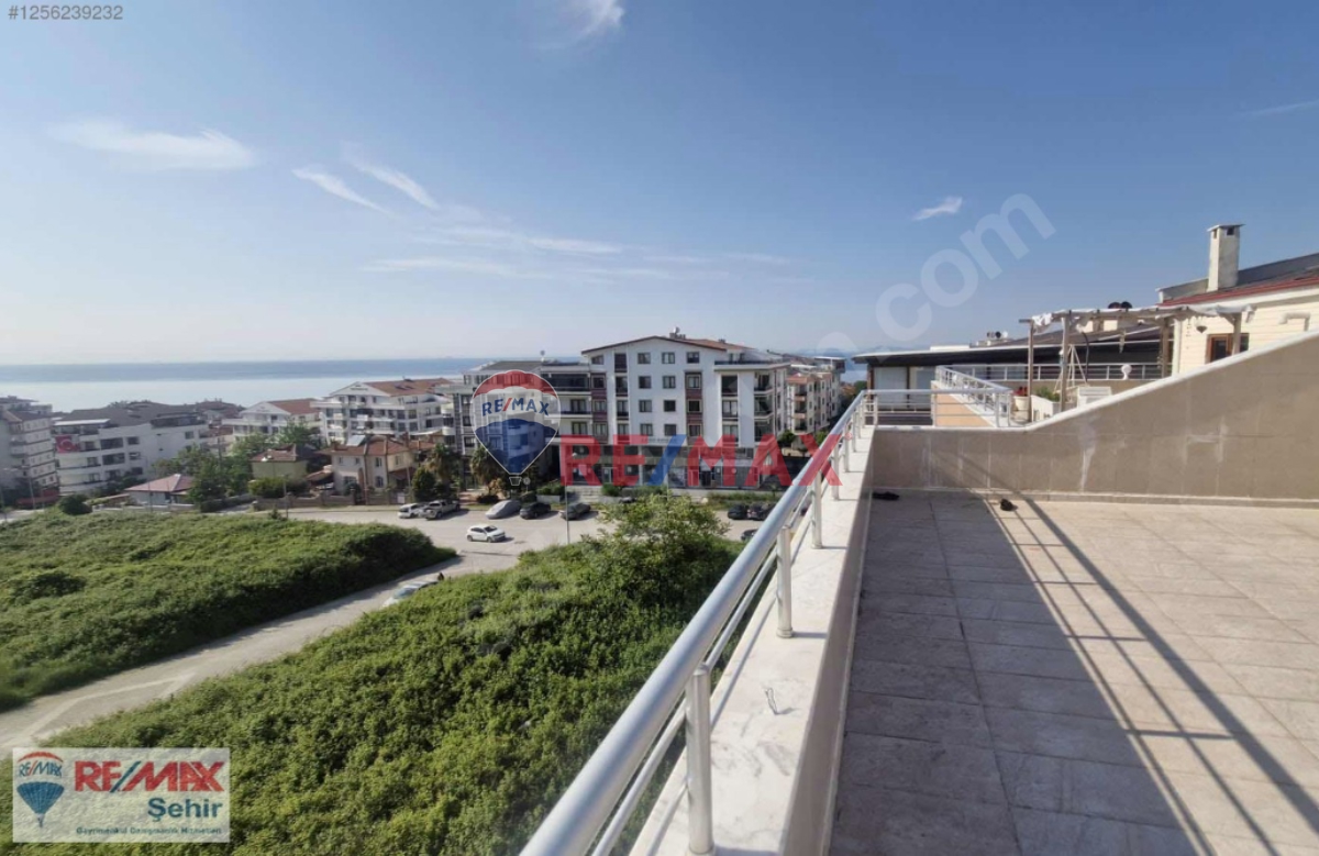 RE/MAX ŞEHİR'DEN ÇINARCIK'DA SATILIK DUBLEKS DAİRE