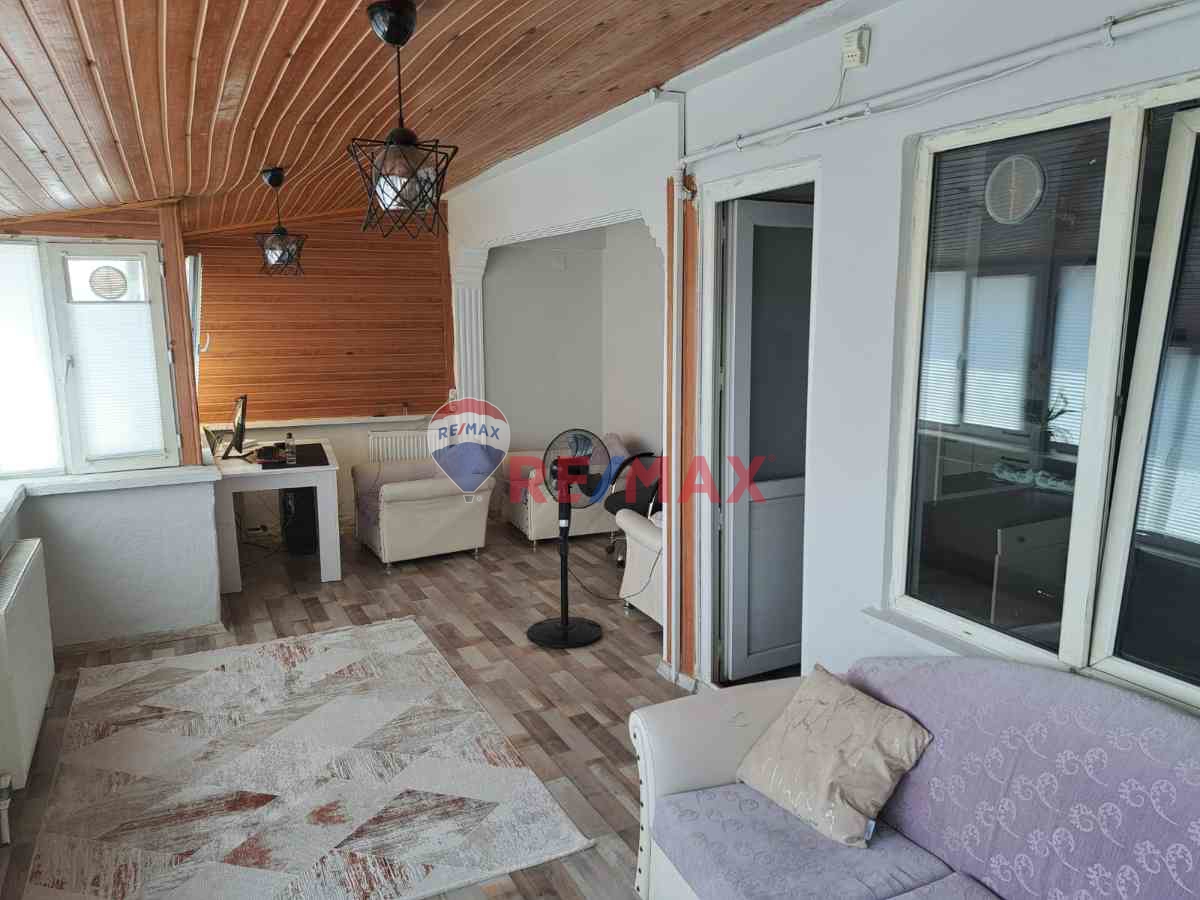 RE/MAX İNCİ'DEN EGE MAHALLESİ SATILIK  EŞYALI 1+1  DAİRE