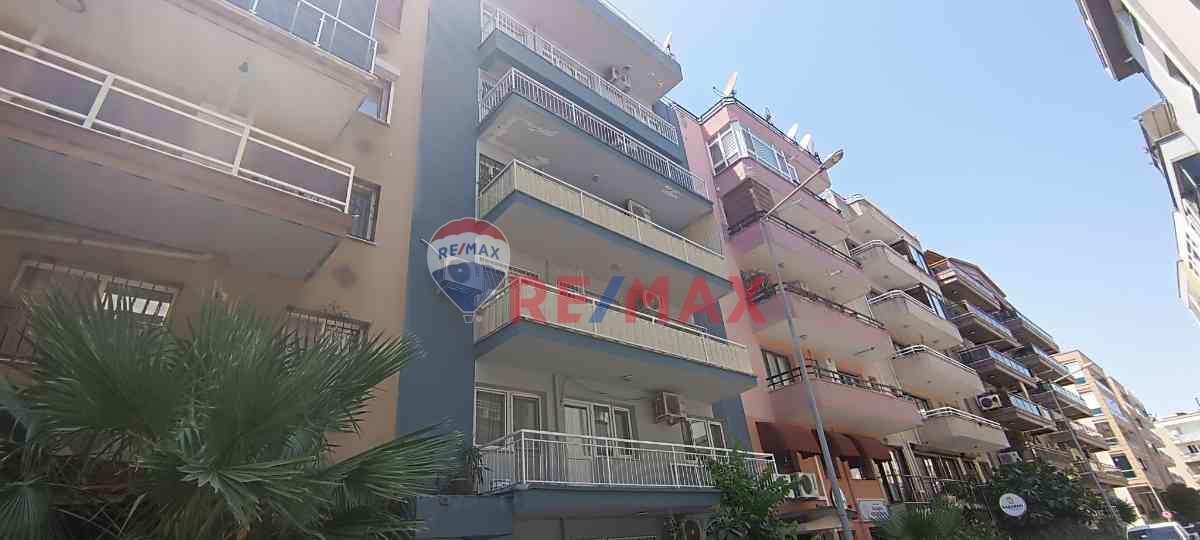 KARŞIYAKA YALI’DA 4+1 KONFORLU VE FERAH YAŞAM