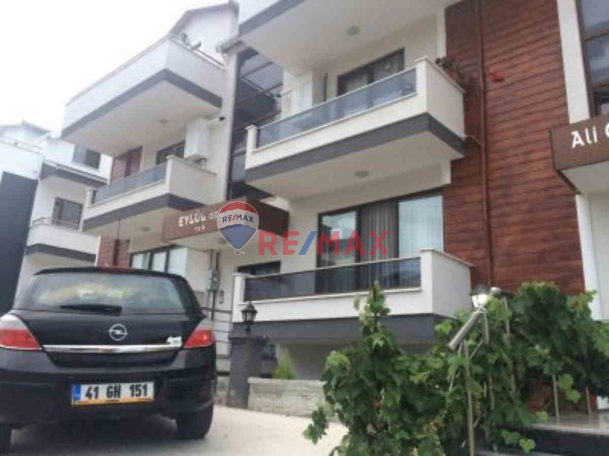 REMAX NATURAL'DEN TOPÇULAR MERKEZDE GENİŞ BAHCE DUBLEKS
