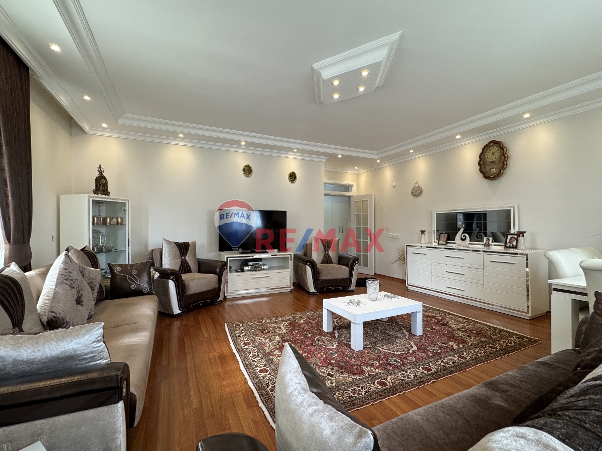 BARIŞ MAHALLESINDE KISA KATLI BINADA SATILIK 3+1 DAIRE