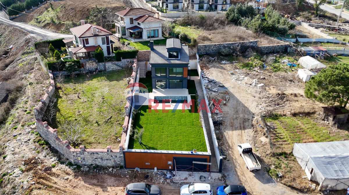 ŞILE AHMETLI' DE 5+2 SATILIK VILLA HAVUZ KAPALI OTOPARK