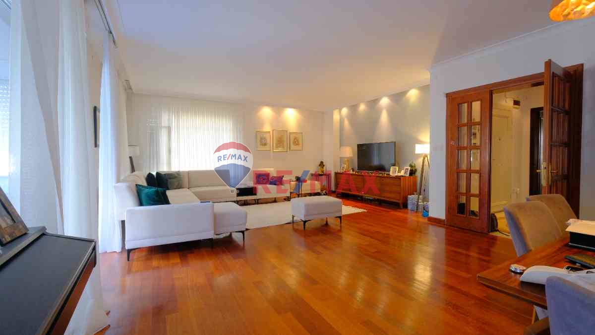 CADDEBOSTAN HAMİYET YÜCESES SOKAK'TA YATIRIMLIK 4+1 155 M2 NET SATILIK DAİRE