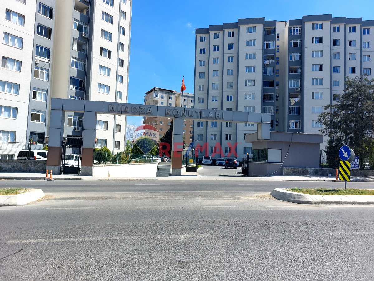 BEYLİKDÜZÜ MARMARA ​ MİMOZA KONUTLARINDA

4+1 FERAH BOŞ DAİRE