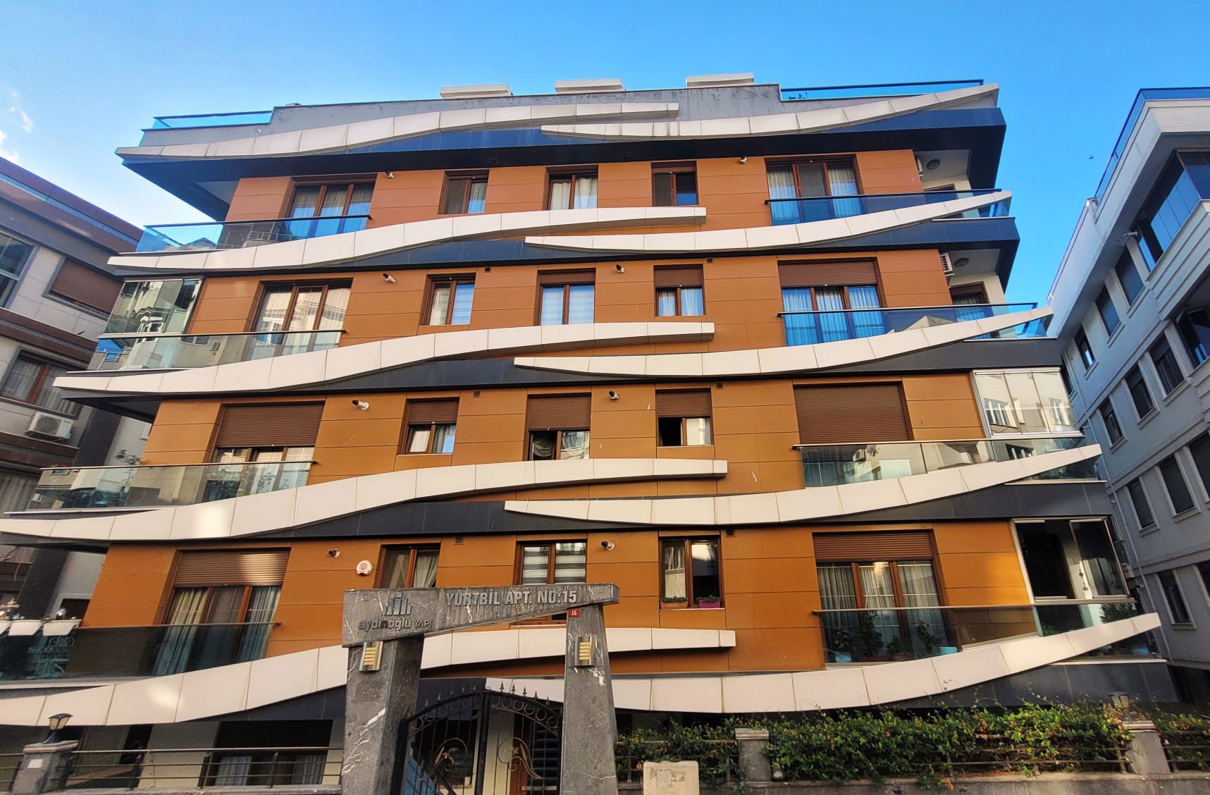 İDEALTEPE' DE 4+2 240M2 OTOPARKLI- DENİZ MANZARALI TERASLI