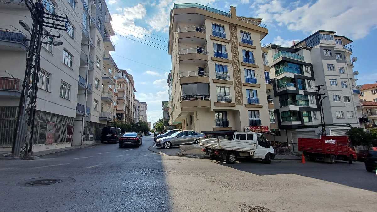 YATIRIMCIYA! 26 BİN MEMUR KİRACILI, METROYA YAKIN ARA KAT 3+1