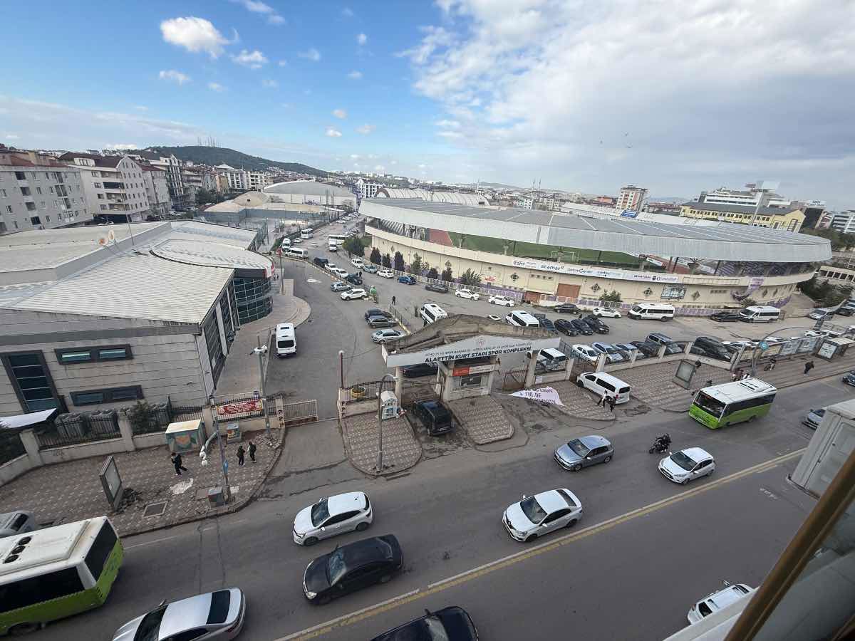 YENİ BAĞDAT CADDESİNDE MERKEZİ KONUMDA 3+1 SATILIK DAİRE
