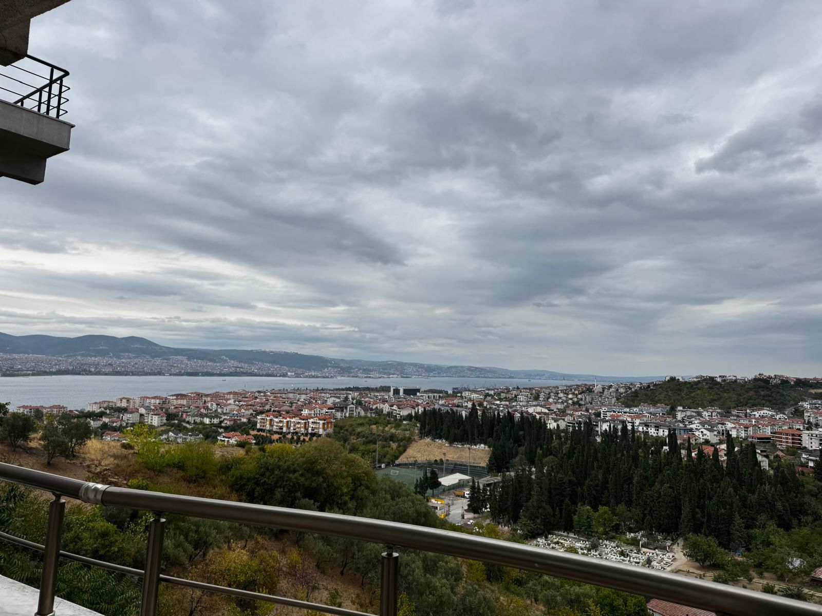 PANORAMİK DENİZ MANZARALI 4+1 BAHÇE KULLANIMLI DAİRE