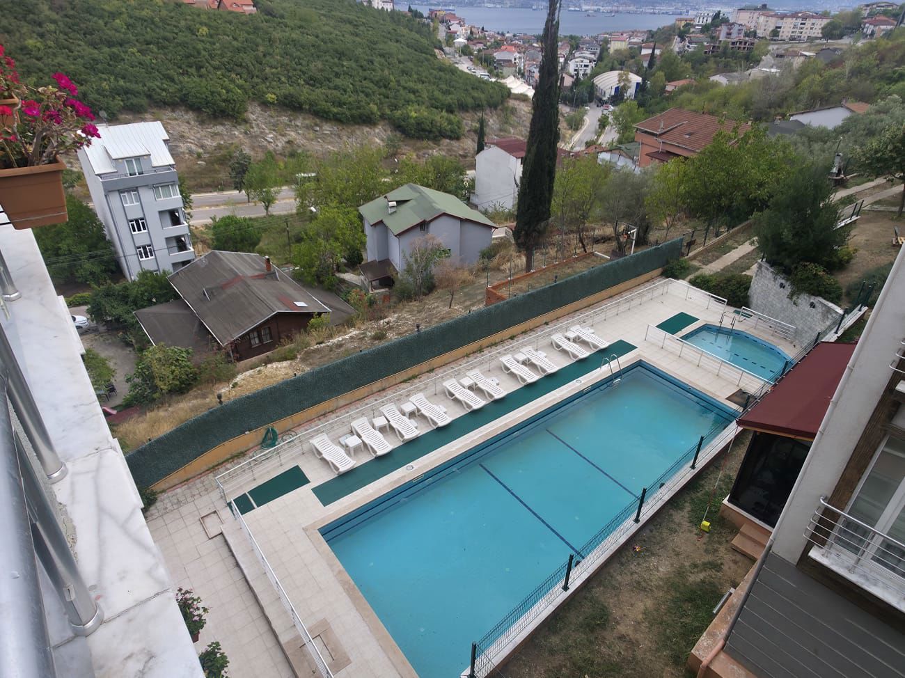 KURUÇEŞME HATİPKÖY'DE SİTE İÇİNDE,SÜPER LÜKS 5+1 DAİRE