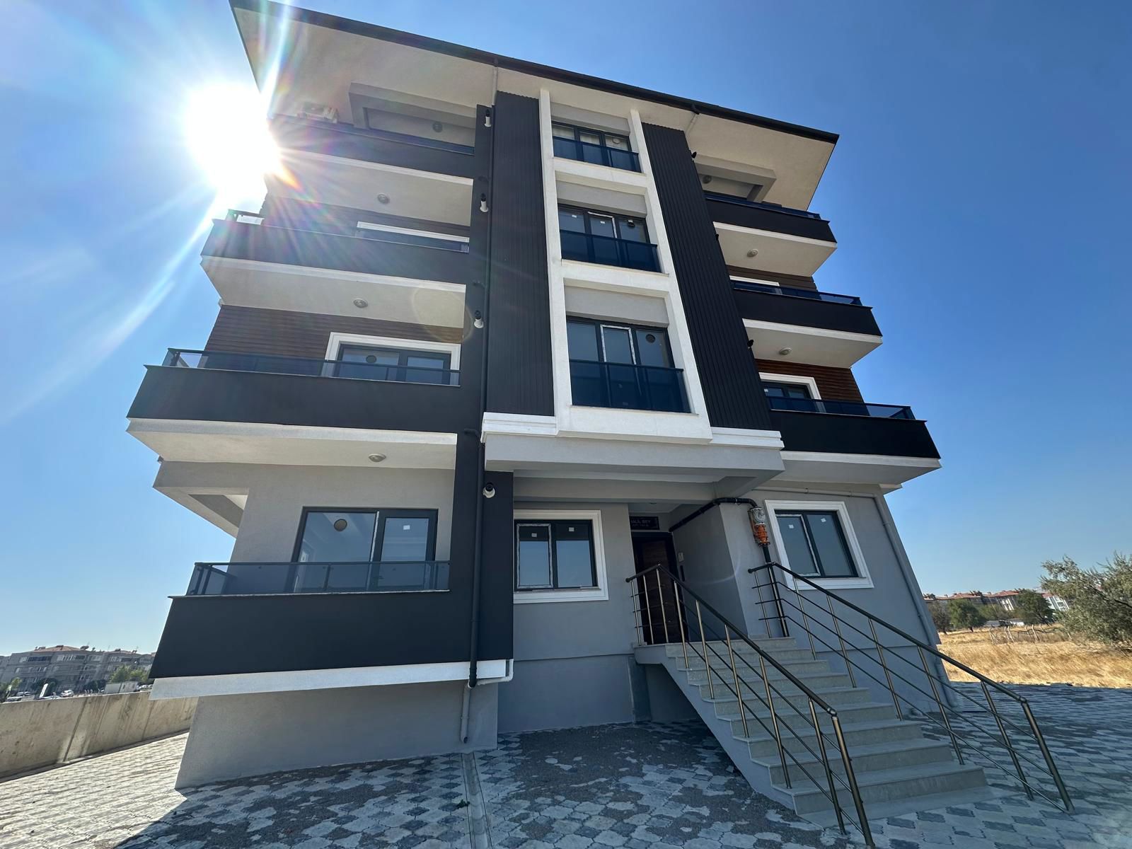 RE/MAX MID KARESI PAŞAALANI MAH. 1+1 KIRALIK SIFIR DAIRELER