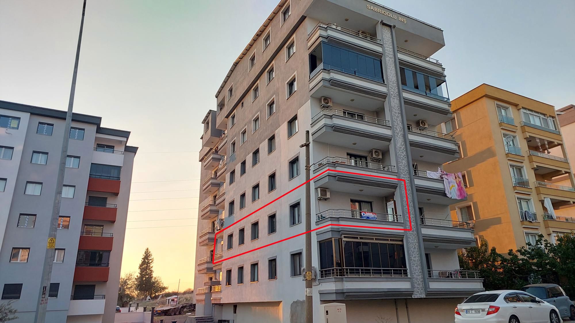Aliağa Yeni Mahalle Satılık Merkezi Konumda 3+1 Arakat Daire