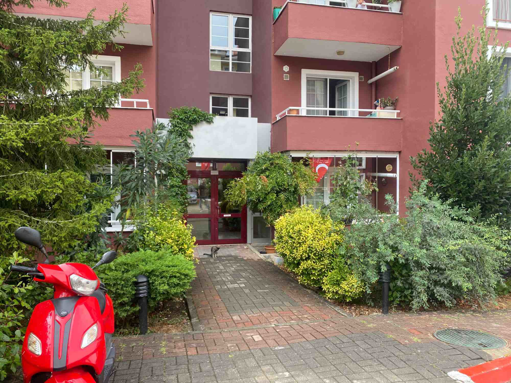 KORUCUK BAYTUR SİTESİNDE KİRALIK 3+1 GENİŞ DAİRE