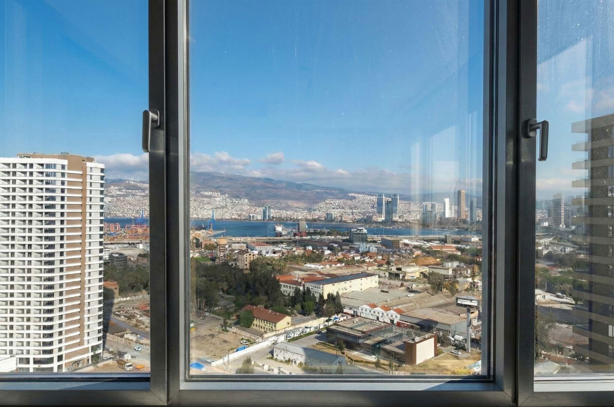 İZMİR ALSANCAK’TA DENİZ MANZARALI 3+1 DAİRE!