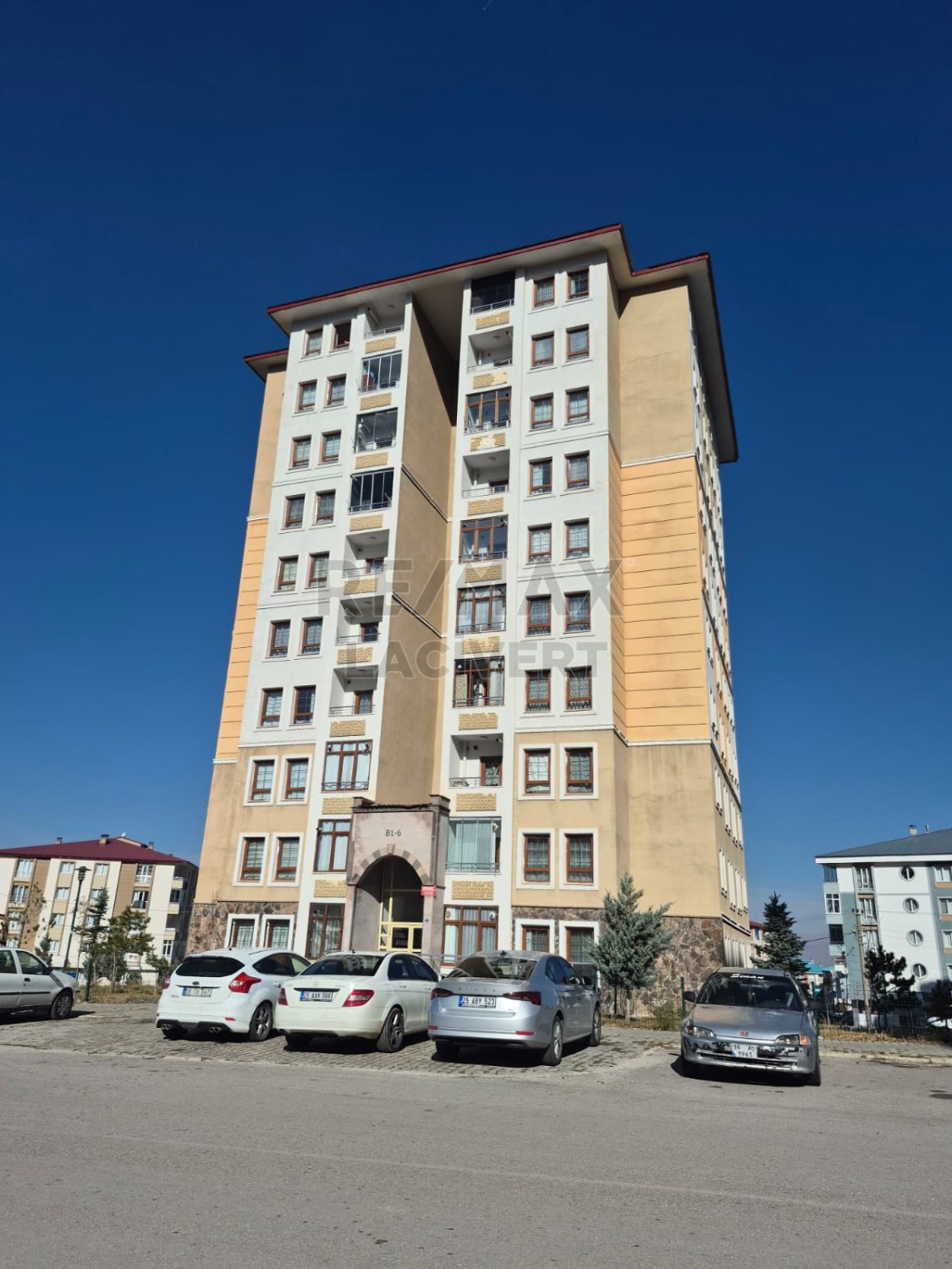 RE/MAX LACİVERT'TEN ABDURRAHMAN GAZİ TOKİ'DE KİRALIK 2+1 DAİRE