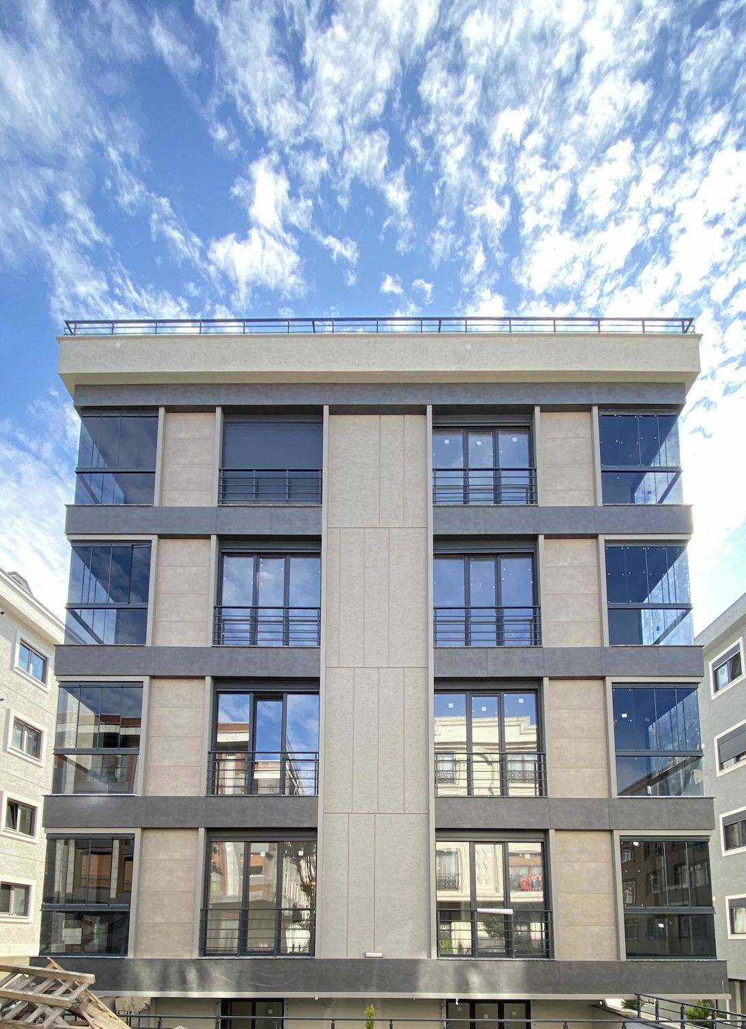 BAHÇELİEVLER İSMAİLPAŞA SOKAKTA SIFIR TERASLI 4+2 DUBLEKS