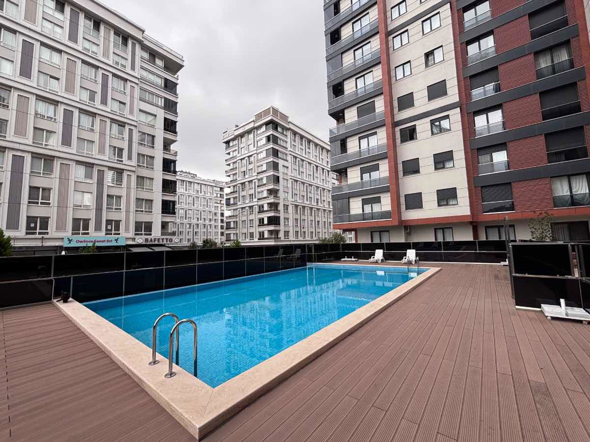 ALTAYÇEŞME'DE SITE IÇERISINDE HAVUZLU GÜVENLIKLI SATILIK 2+1 DAIRE