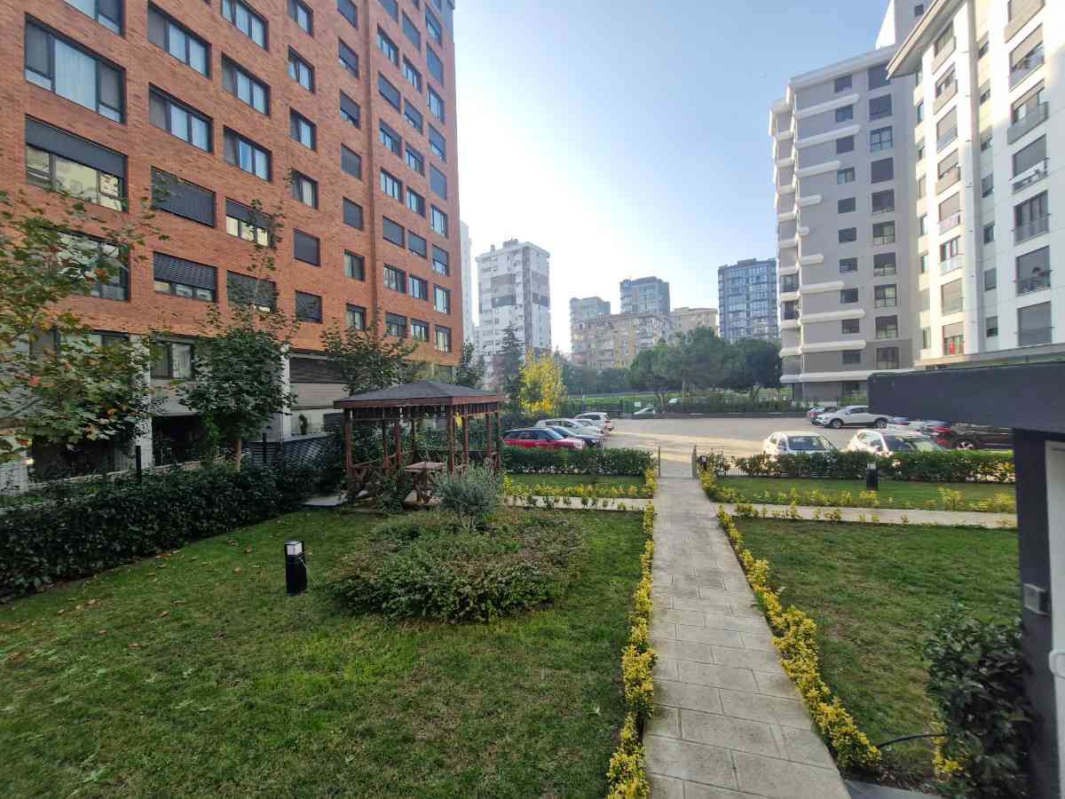 KADIKÖY BOSTANCI KALBİNDE EŞSİZ KONFOR VE MERKEZİ 2+1 SATILIK DAİRE