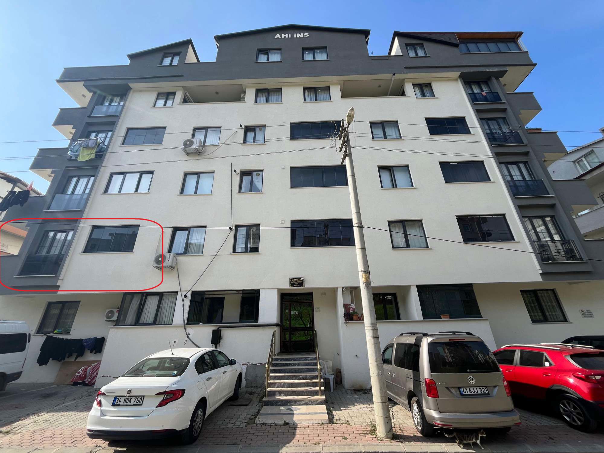 ÇAYIROVA YENİMAHALLE ASANSÖRLÜ&OTOPARKLI BİNADA 2+1 ARAKAT DAİRE