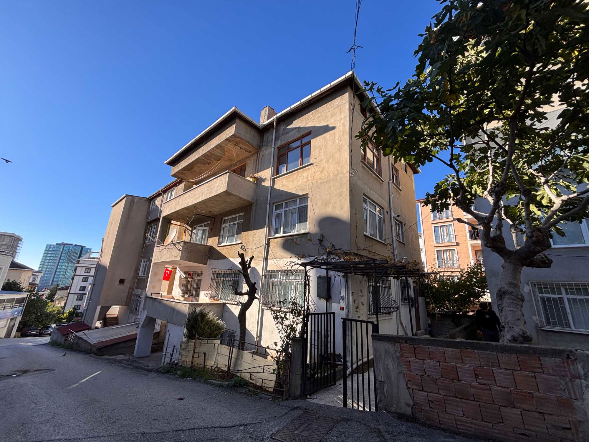 HÜRRİYET MAHALLESİ METROYA YAKIN 3+1 KİRALIK DAİRE