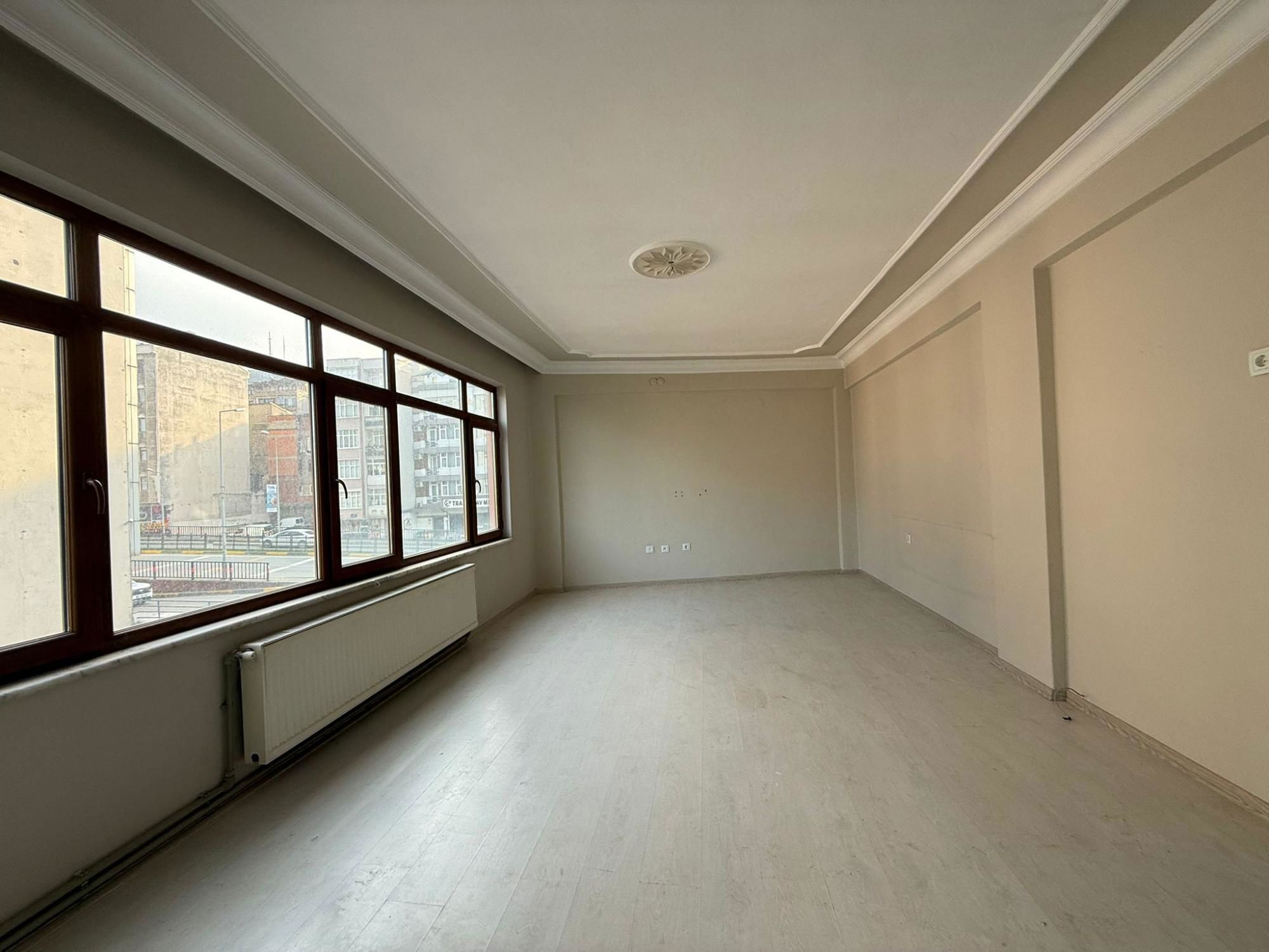 GAZİPAŞA MAHALLESİ MEYDANDA SATILIK DAİRE