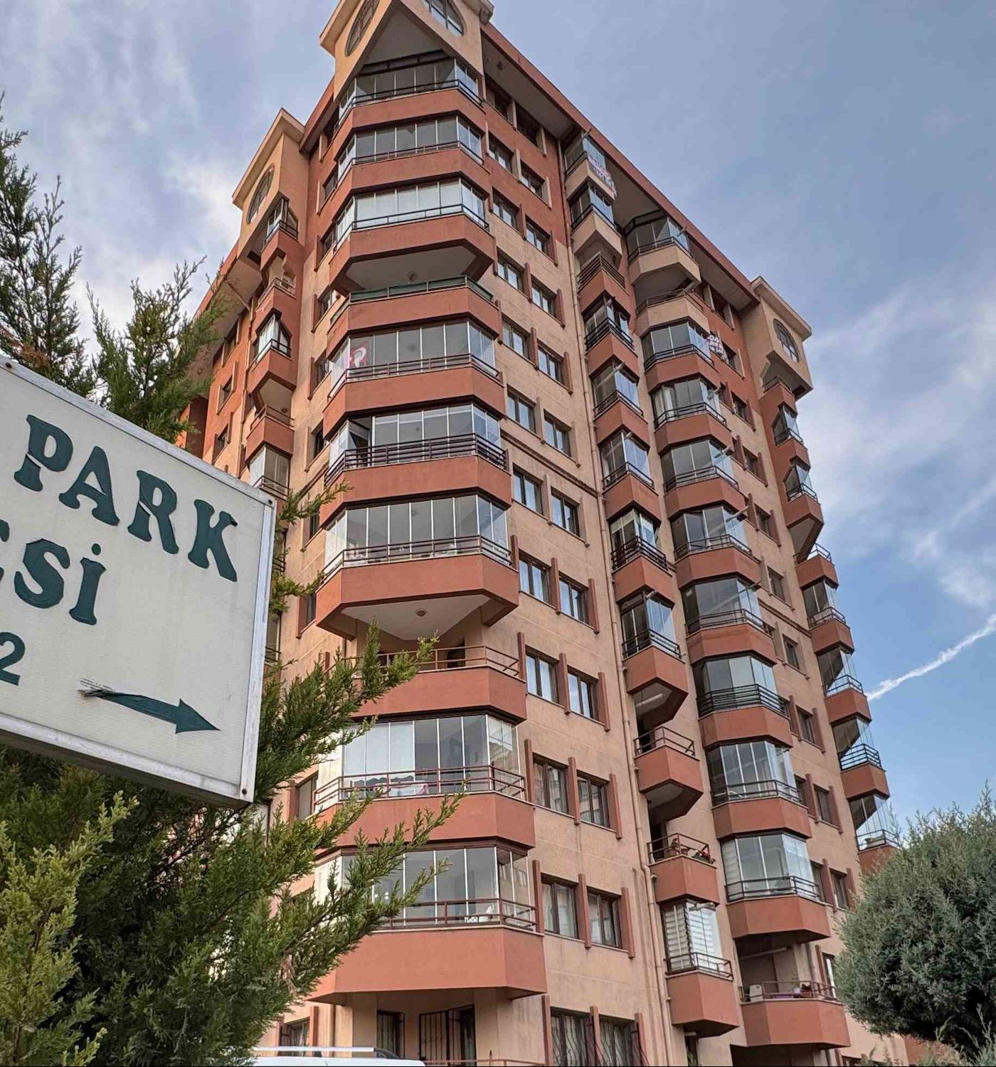 ÇAYYOLU, PARK CADDESİNDE MANZARALI, ŞÖMİNELİ SATILIK 3+1 DAİRE