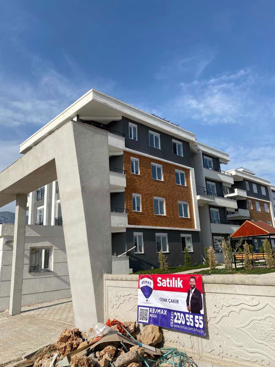 KIRKGOZ YENIKOYDE SIFIR 2+1 GIRIS KAT