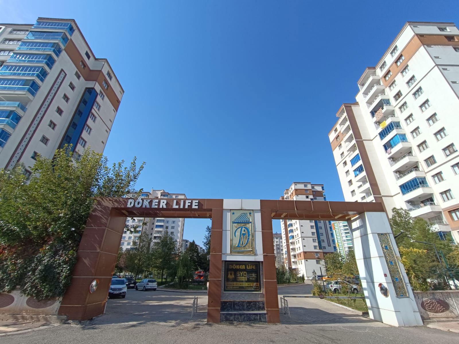 50 M.LİK YOL SATILIK 4,5+1 ULTRA LÜKS DAİRE (DÖKER LİFE SİTESİ)