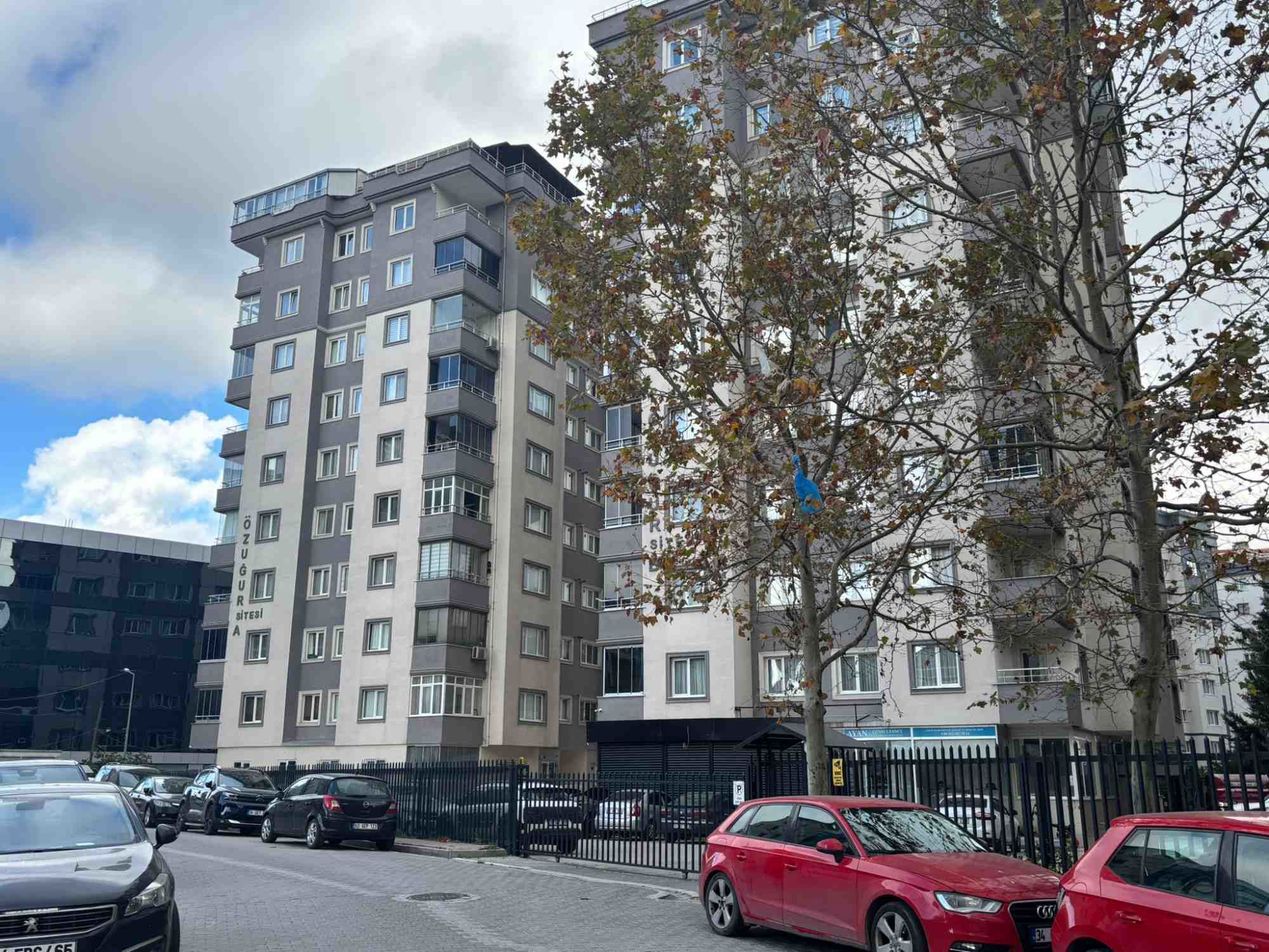 ÖZUĞUR SITESINDE 2+1 ÖZEL DIZAYN EDILMIŞ  SATILIK DAIRE