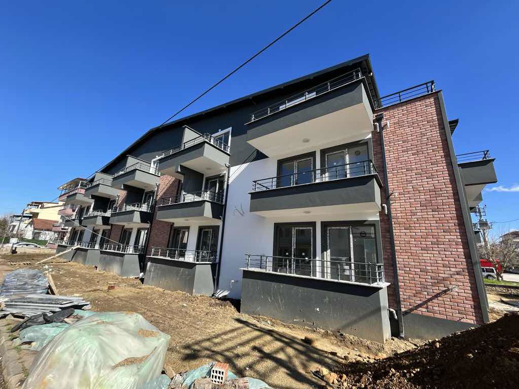 REMAX ÇAKRA' DAN YAZLIK YENI MAHALLE' DE 1+1 YATIRIM FIRSATI