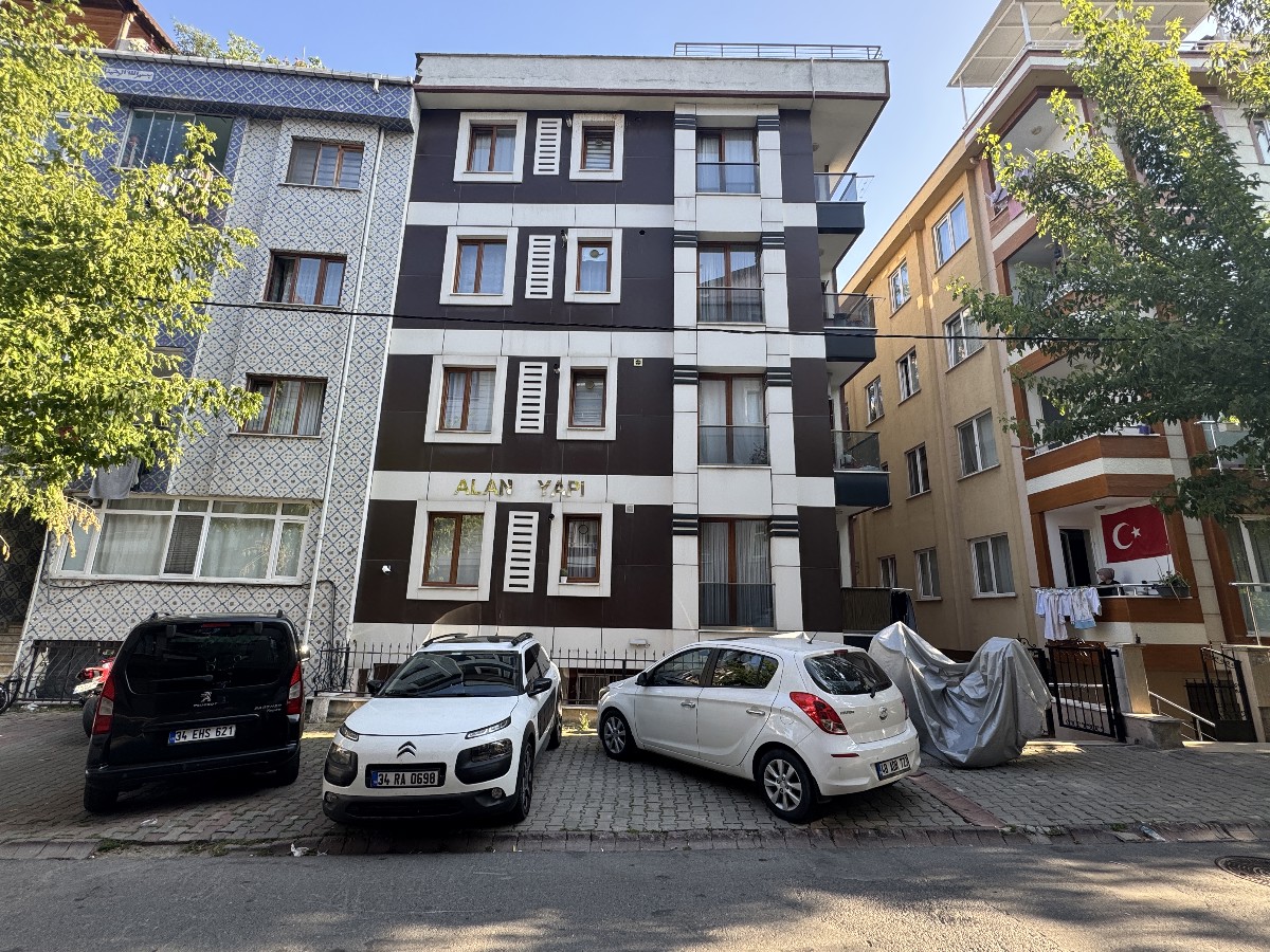 ÜMRANİYE İSTİKLAL MH. BOŞ ARA KAT 2+1 SATILIK DAİRE!