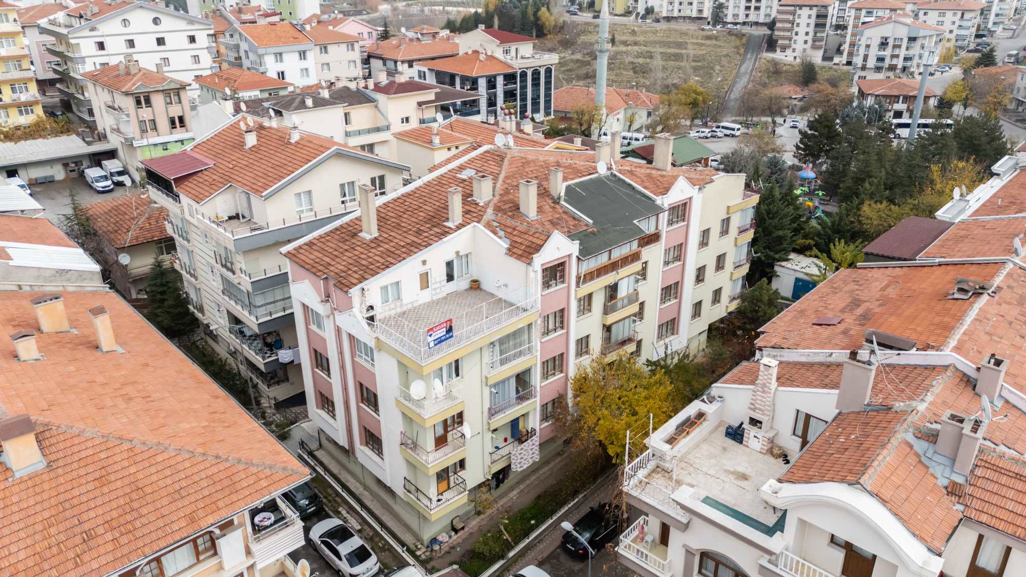 AKTEPE'DE | SATILIK | 4+1 KONUT | 3. KAT | 220 METRE KARE