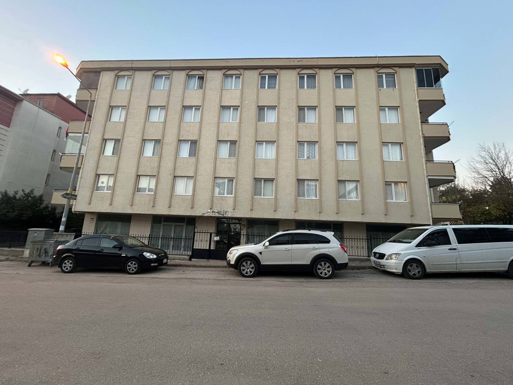 OSMANGAZI AKPINAR MAH. PAZAR ALANI ARKASI SATILIK 3+1 ARAKAT