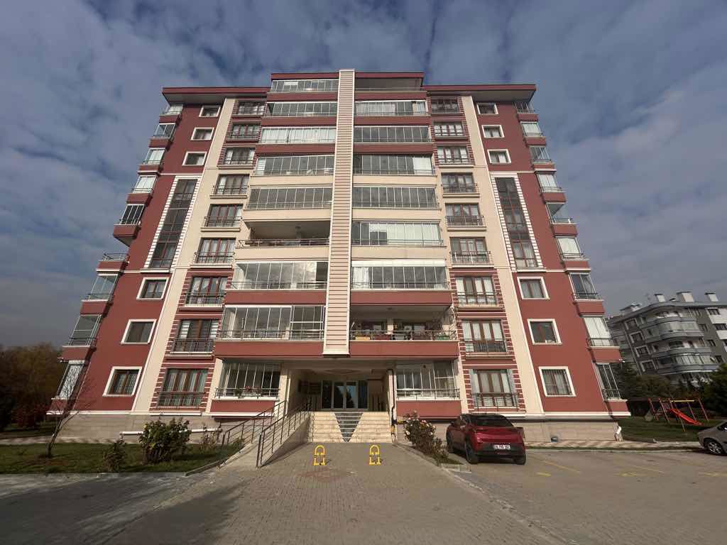 YENİMAHALLE YENİ BATI’DA SATILIK 4+1 DAİRE