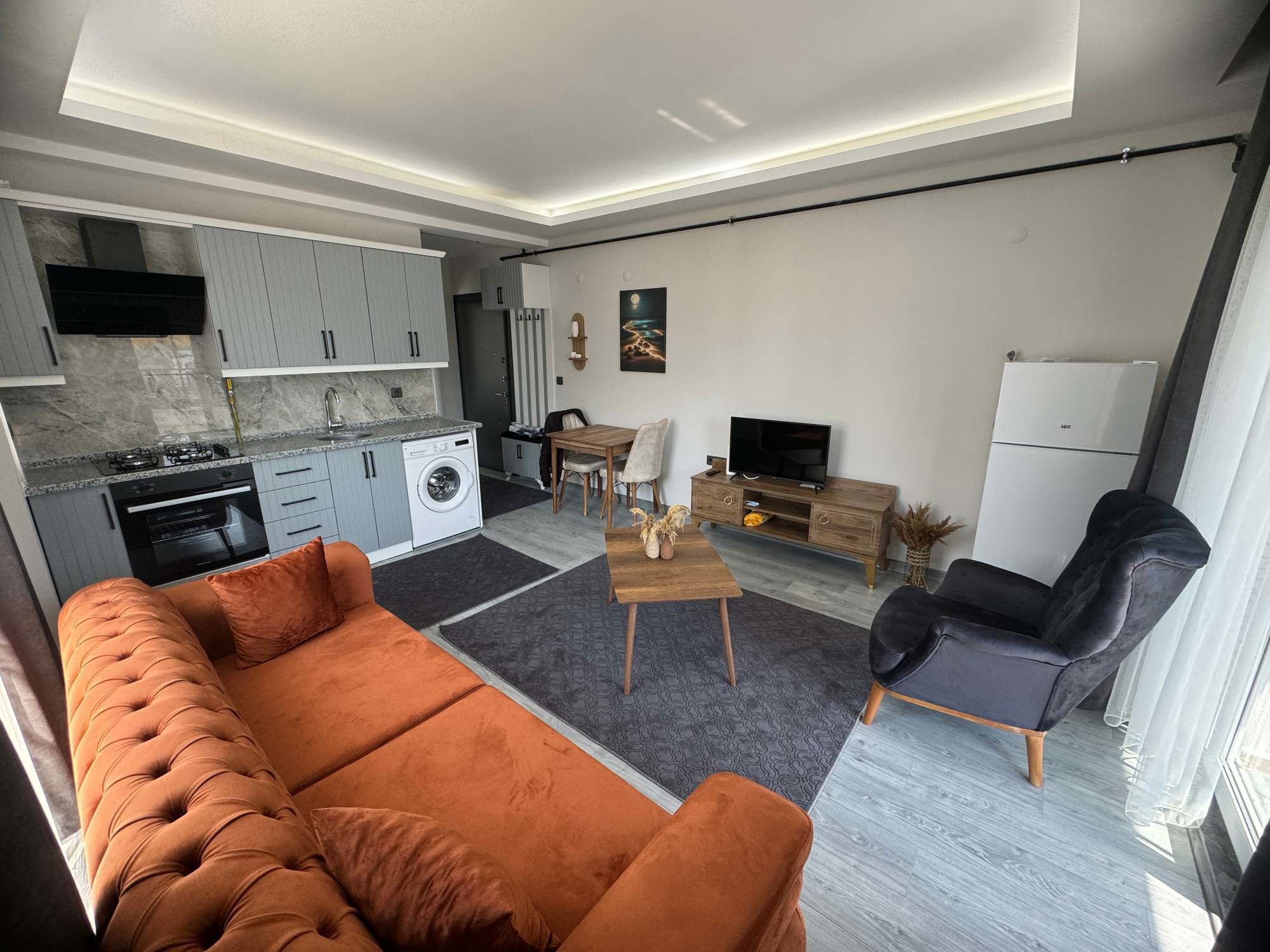 ULAŞIMA YAKIN FULL EŞYALI SIFIR 1+1 LÜKS DAİRE