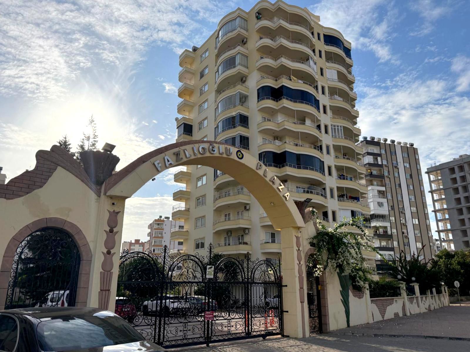 REMAX TOROS'TAN YENİŞEHİR'DE FAZLIOĞLU PLAZA'DA KİRALIK 4+1