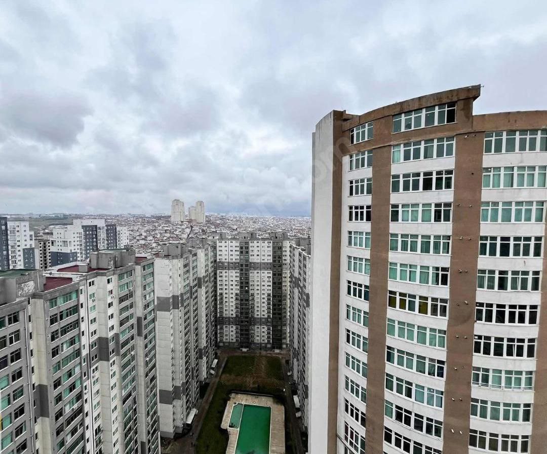 *REMAX MAHAL'DE, SİTE İÇİ ARA KAT BÜYÜK TİP 1+1 DAİRE*