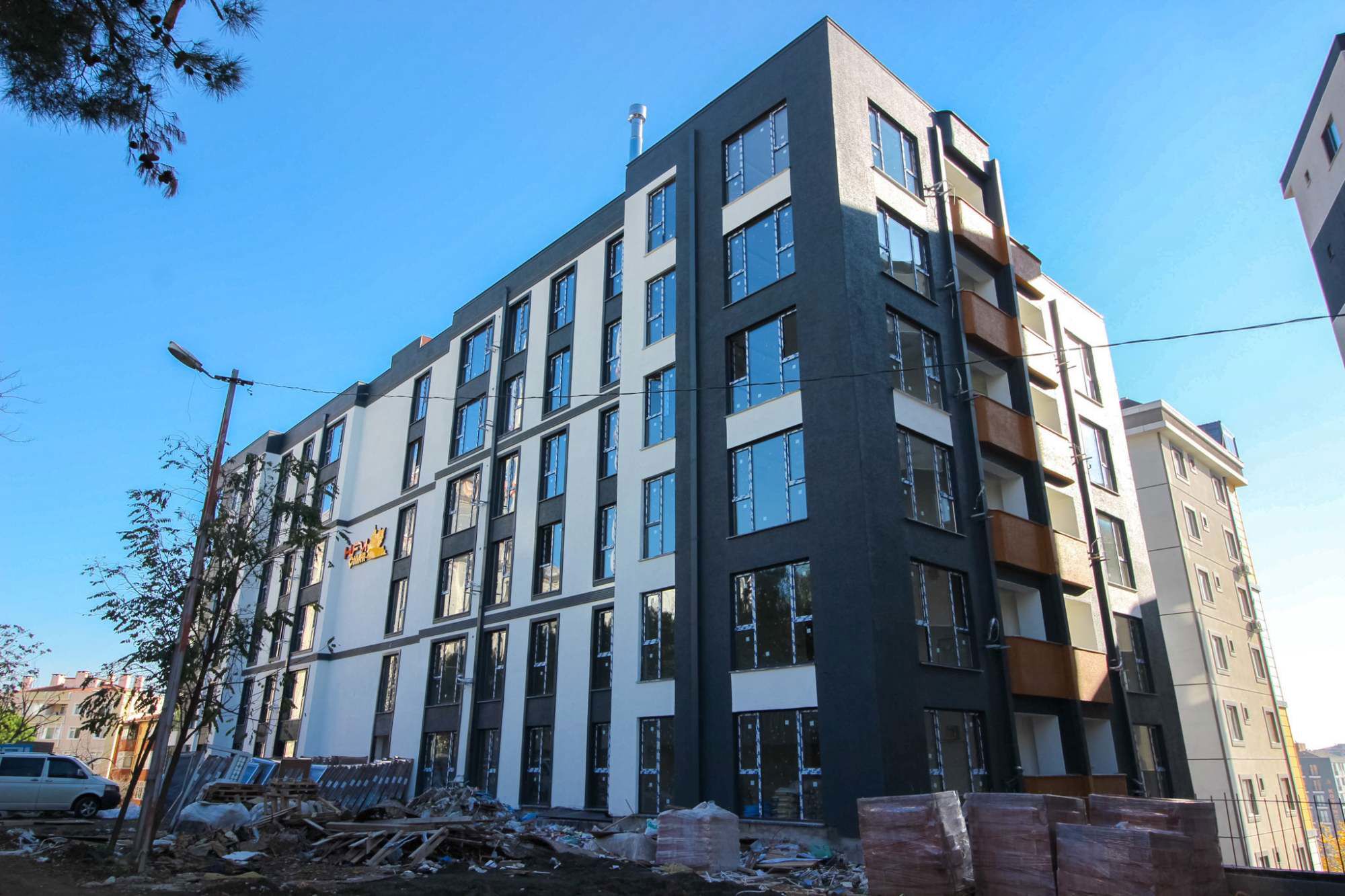 HFM ÇINAR PROJESİNDE EBEVEYN BANYOLU YERDEN ISITMALI 116 M² 3+1 DAİRE