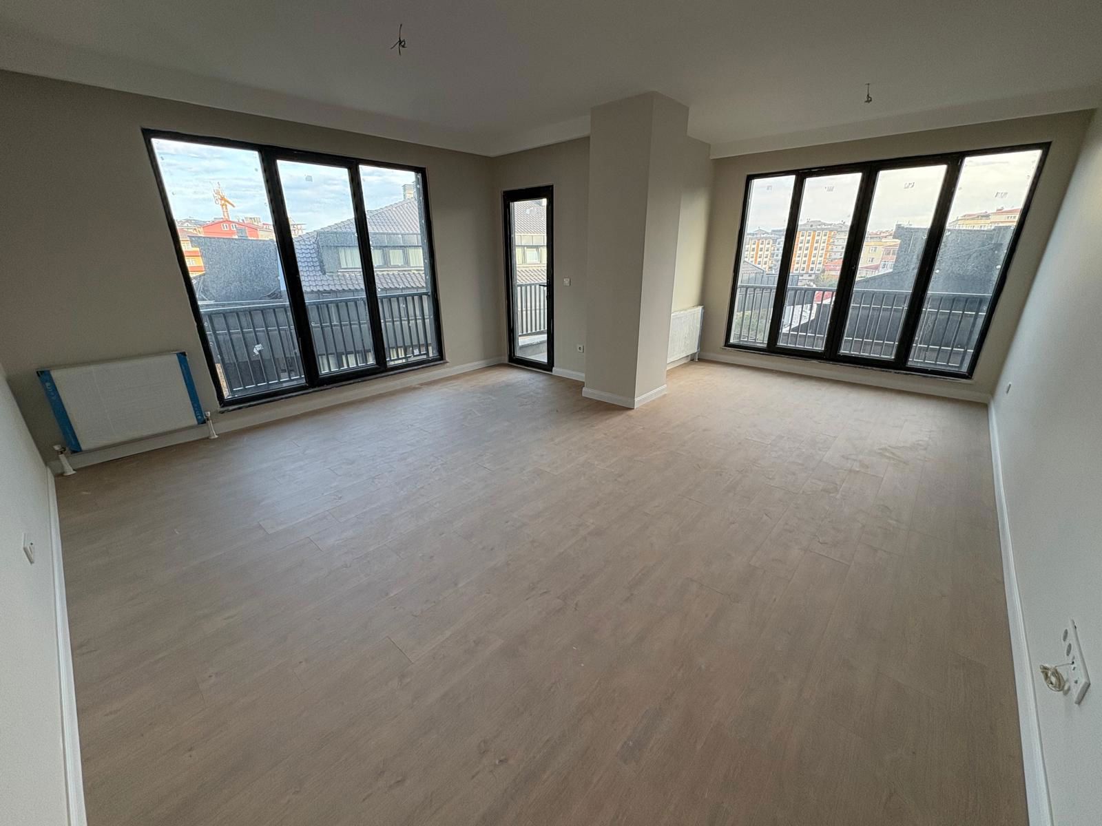 ÇENGELKÖY ENVAREV SİTESİ 'NDE LÜKS 3+1 SATILIK DAİRE
