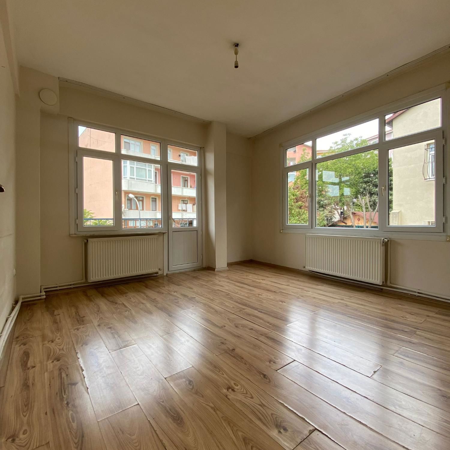 ÇENGELKÖY ORDU CADDESİ 'NDE YÜKSEK ARSA PAYLI 2+1 SATILIK DAİRE