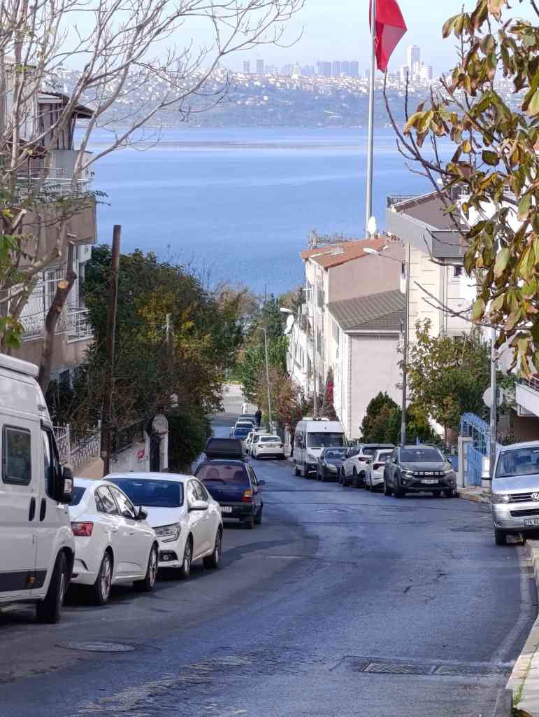 KÜÇÜKÇEKMECE CENNET KORU YANINDA SATILIK TERS DUBLEKS DAİRE